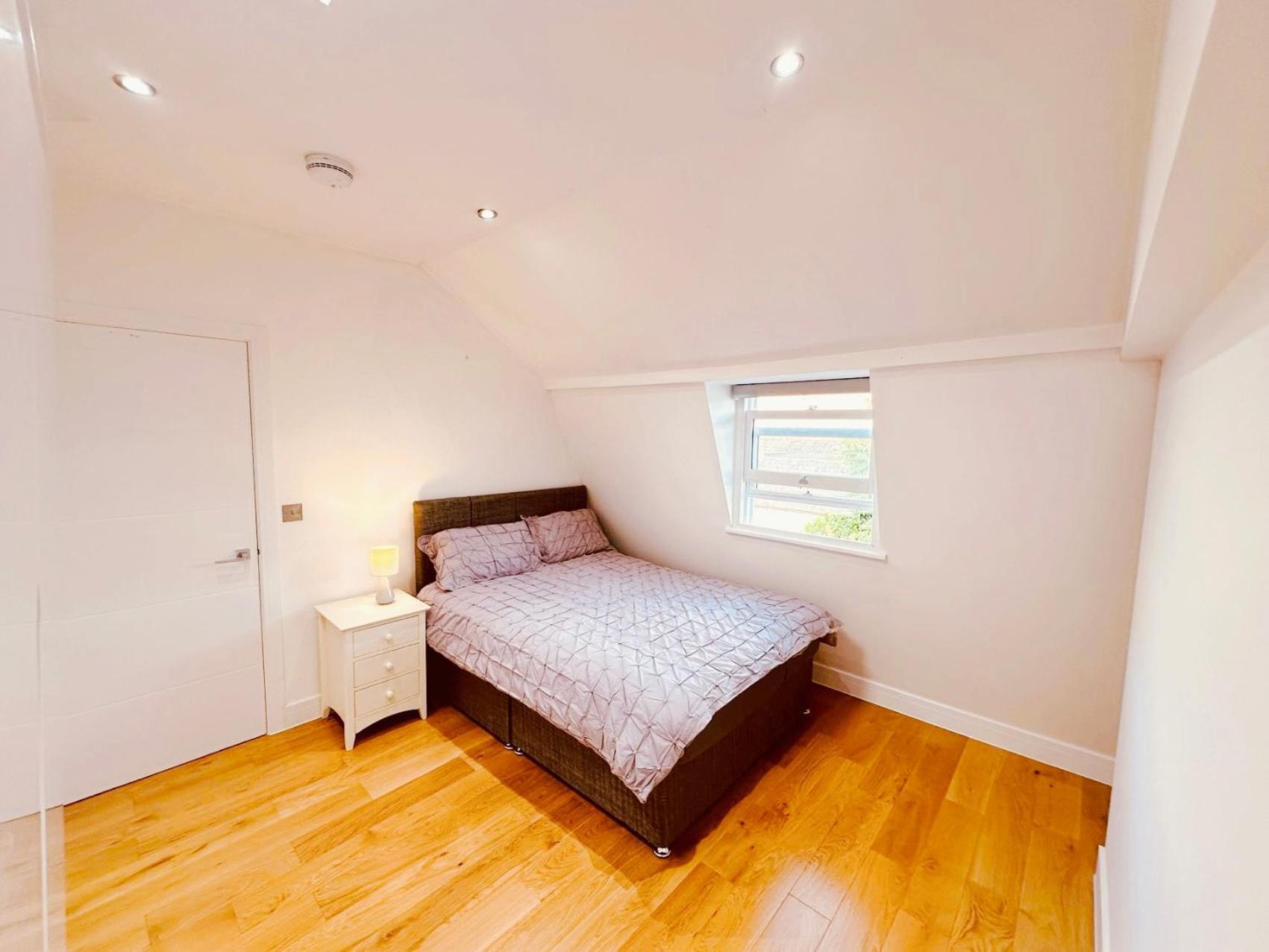 3 Bed 2 Bath Near Greenwich Park 6 Guests Maximum Apartment *