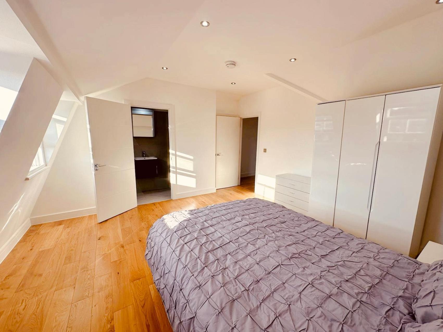 3 Bed 2 Bath Near Greenwich Park 6 Guests Maximum Apartment London